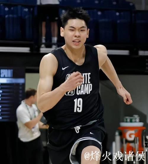 崔永熙在NBA年薪58万美元 与CBA顶薪相差甚远 崔永熙在NBA年薪58万美元 与CBA顶薪相差甚远