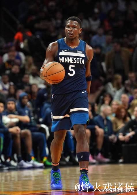 乔治首秀23分爱德华兹16分 76人不敌森林狼 乔治首秀23分爱德华兹16分 76人不敌森林狼